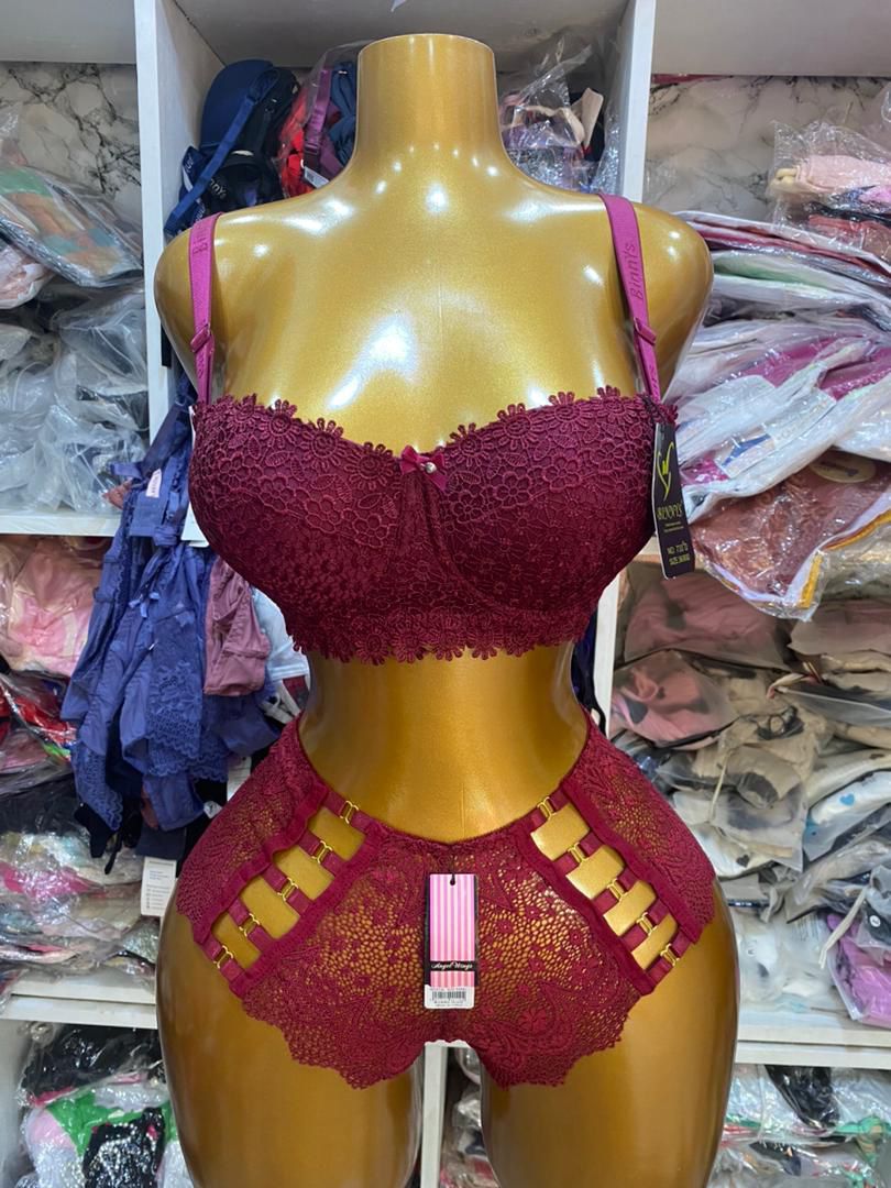 Ensemble sous vêtements dentelle - Vêtements - MINILOU LINGERIE KINGDOM LADIES