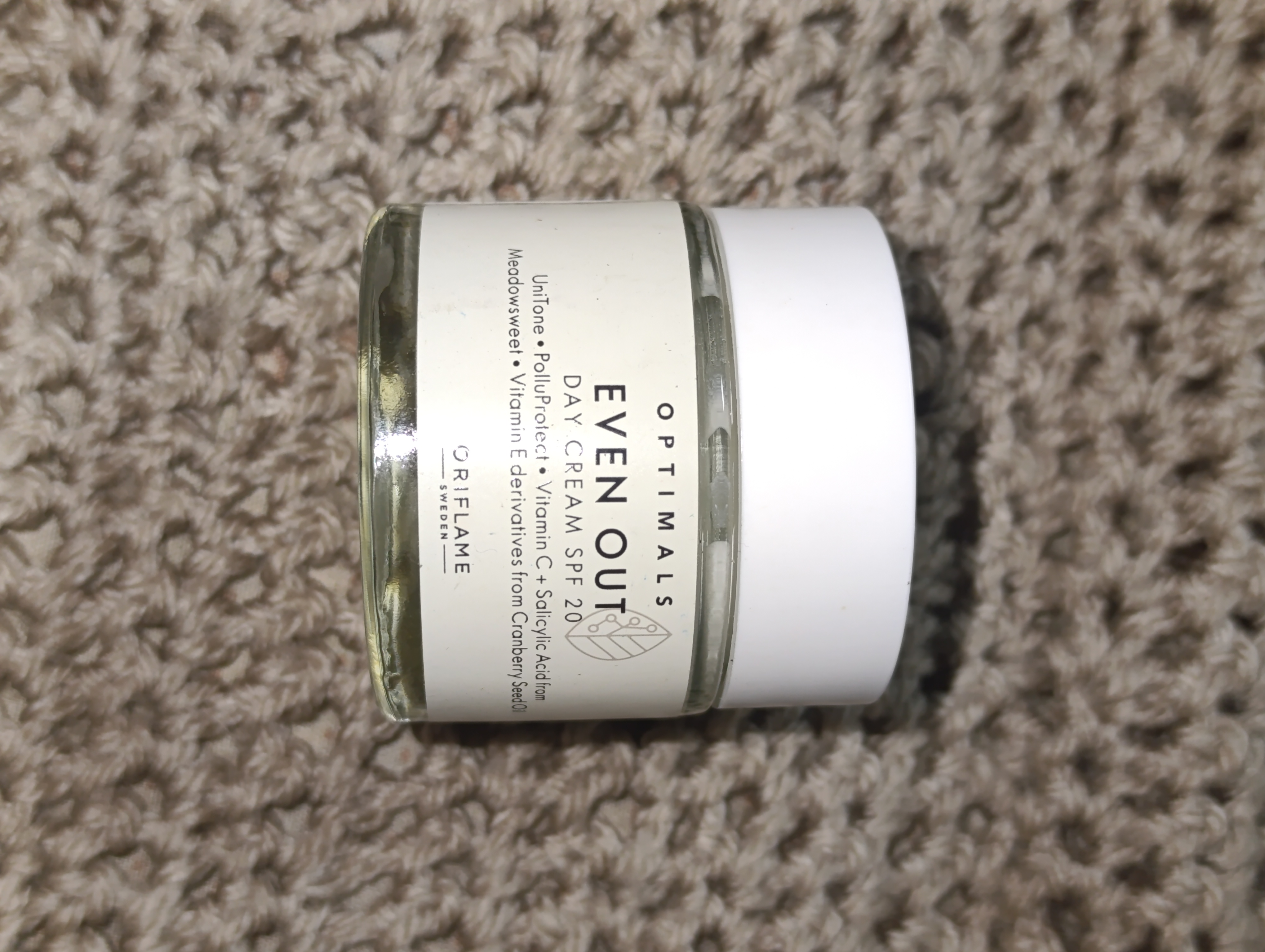 Crème de jour à écran solaire - 10,000 FCFA Crème de jour à écran solaire - Esthétique - BOK - Beauty Of Kyria