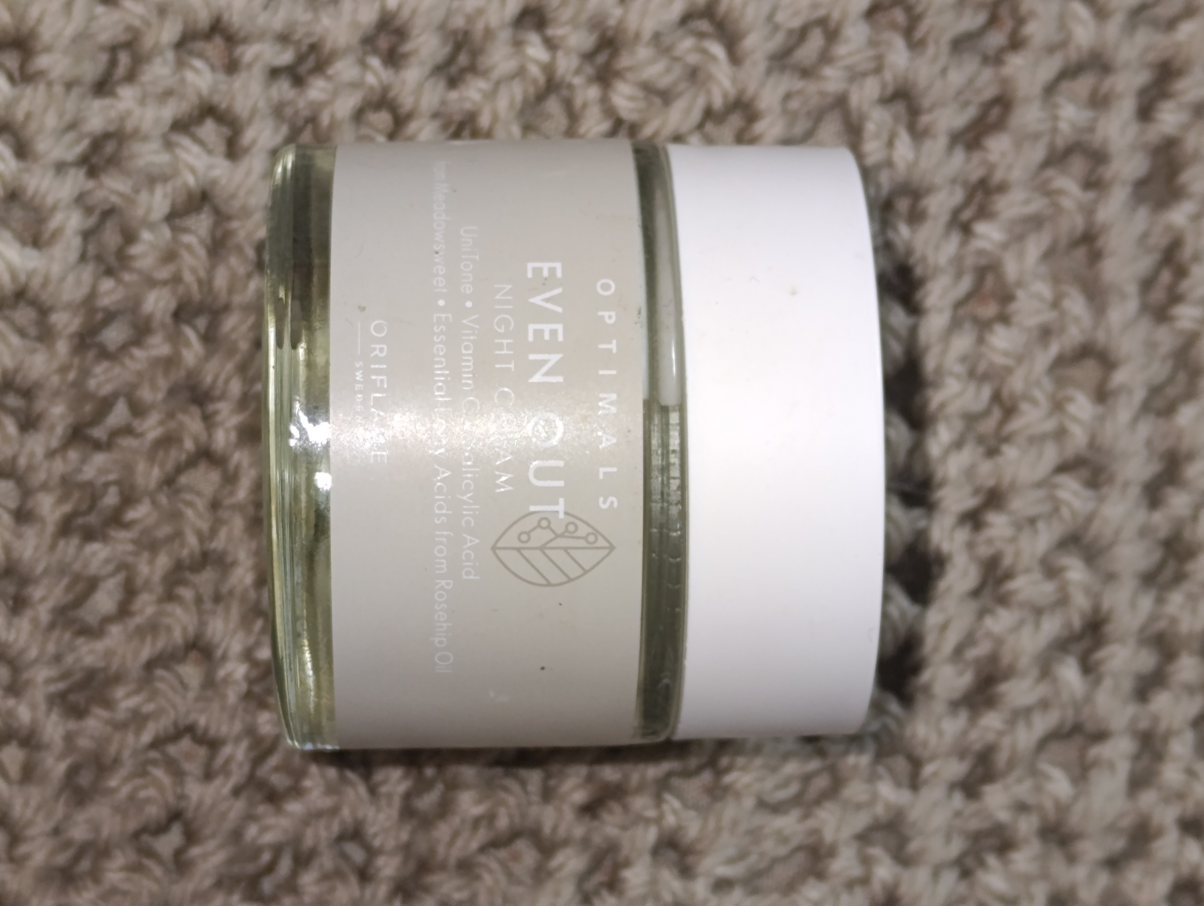 Crème de nuit teint uniforme - 10,000 FCFA Crème de nuit teint uniforme - Esthétique - BOK - Beauty Of Kyria