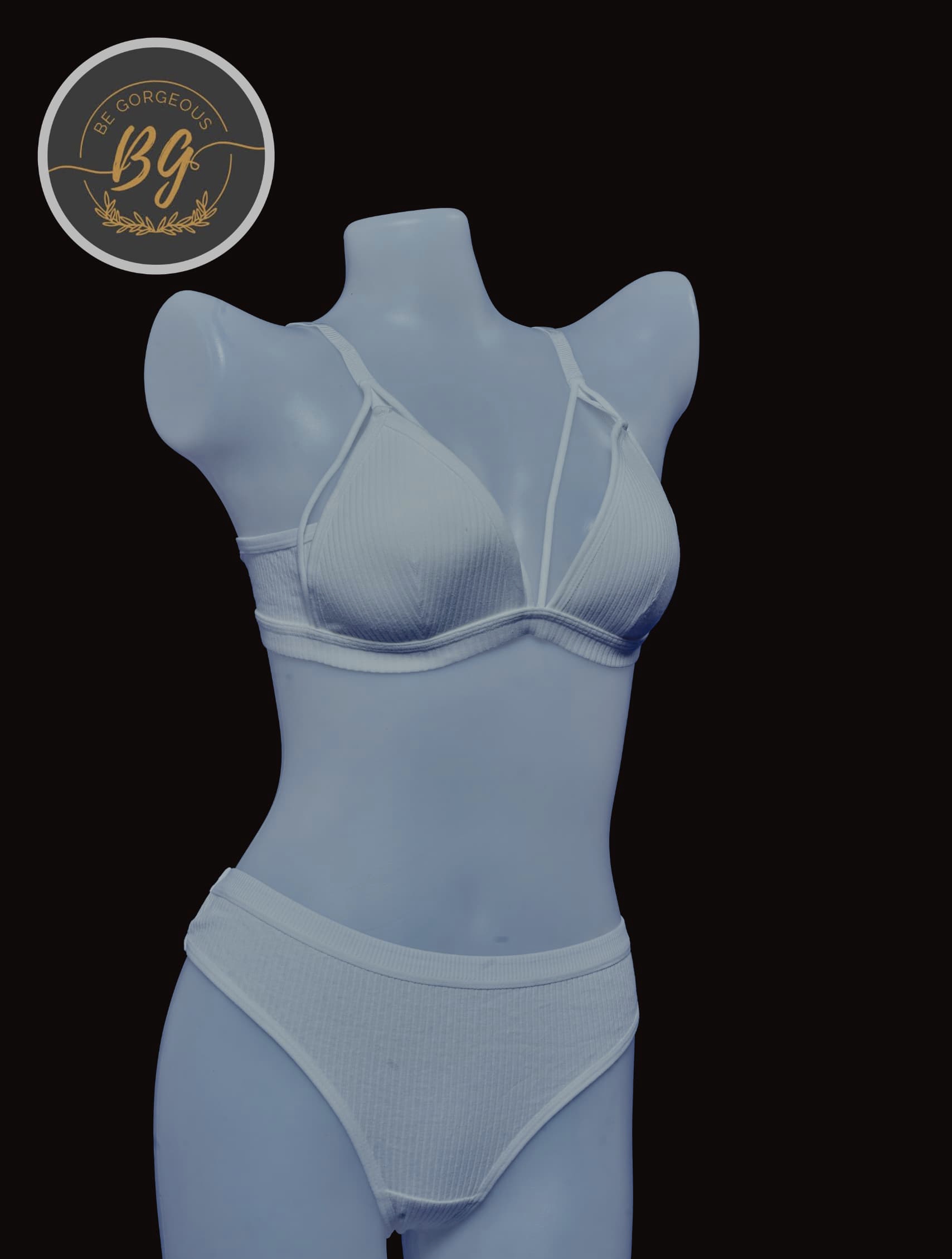 Ensemble lingerie blanche 